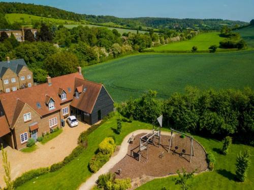 Saunderton House | Bright Spacious Chilterns Hideaway - Pass the Keys