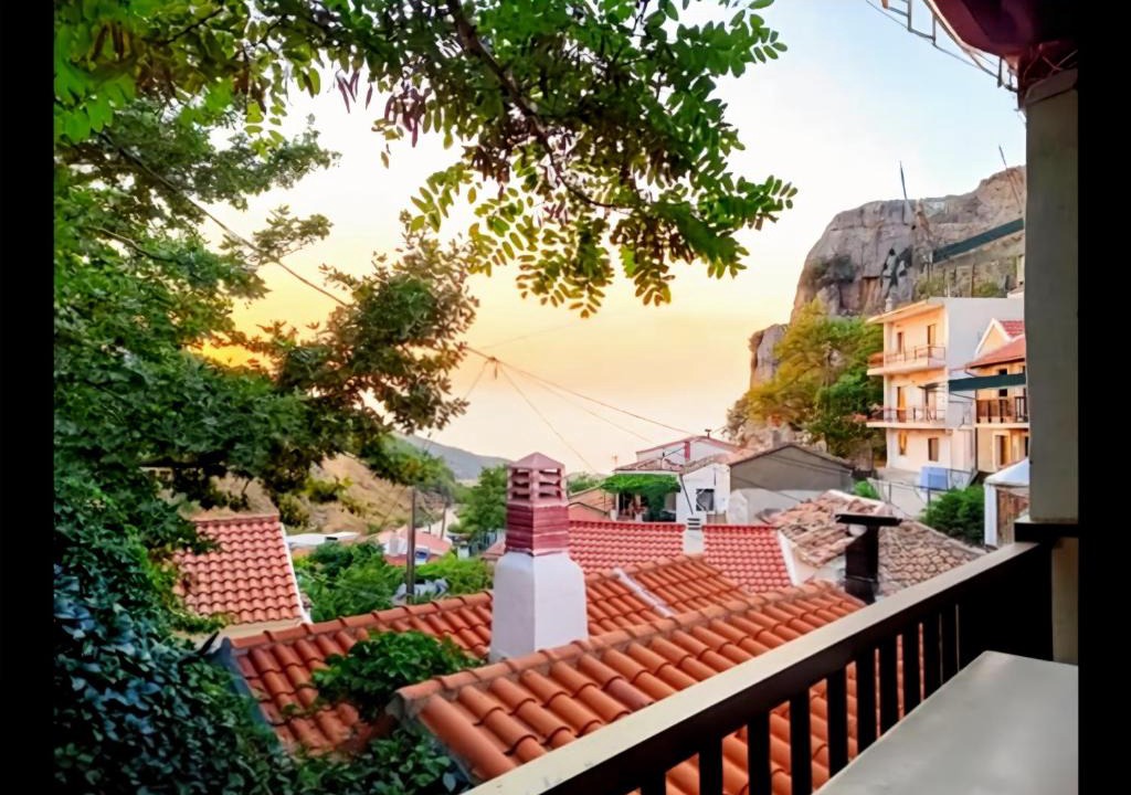 Samothrace House | Castle View