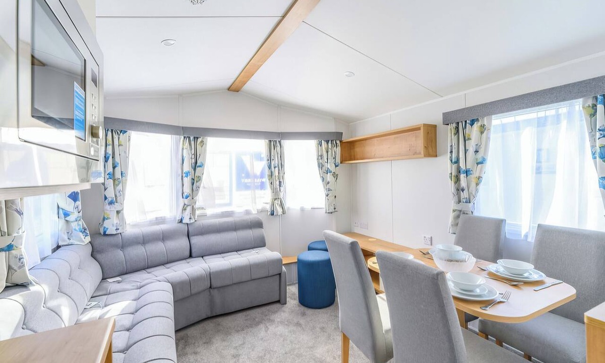 Mortehoe House | Comfortable and modern 10ft-wide caravan.