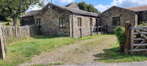 Eldwick House | Curlew Cottage Eldwick peaceful location where you can watch the horses