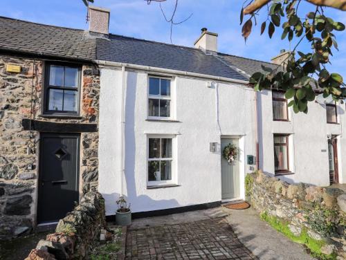 Dwyran House | Cwrt