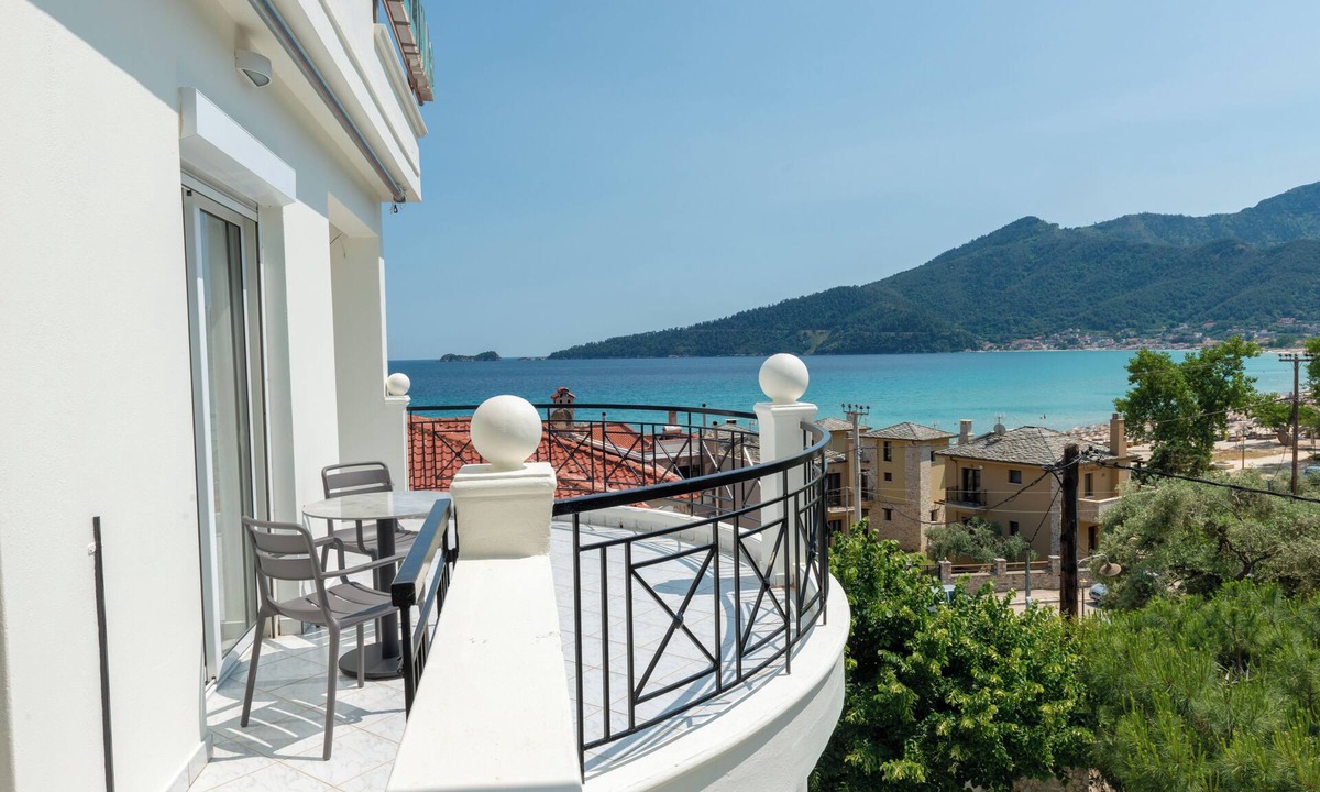 Chrisi Ammoudia Hotel | Ellinas Hotel