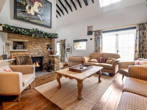 Ashby Saint Ledgers House | Freestone House