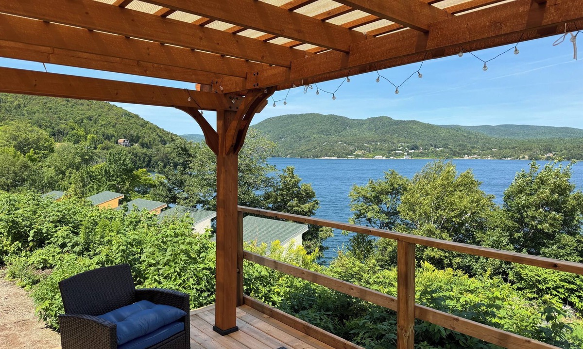 Ingonish Beach Hotel | Knotty Pine Cottages