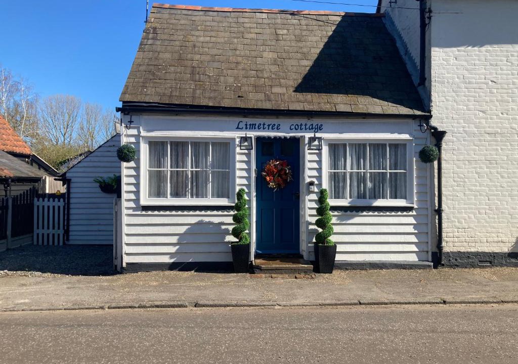 Southminster House | Lime Tree Cottage