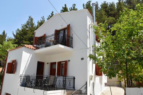 Samothrace House | Maro's house