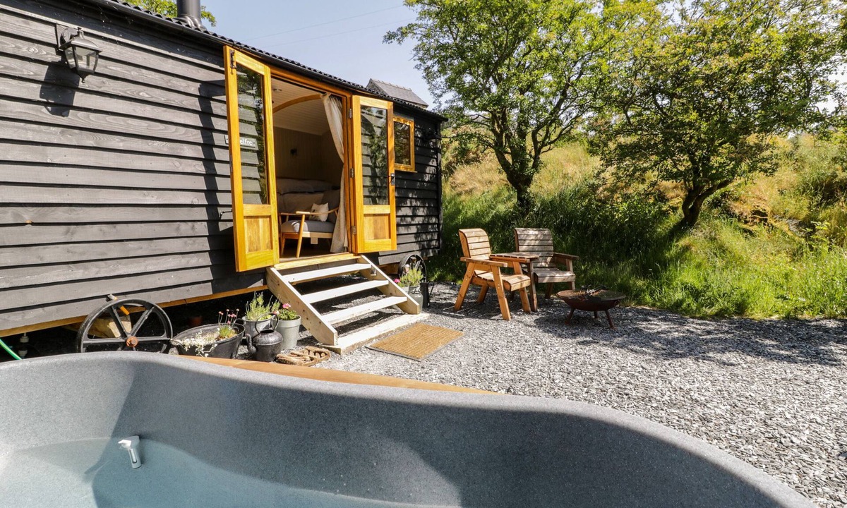 Llanbedr Cottage | Moelfre - Shepherds Hut