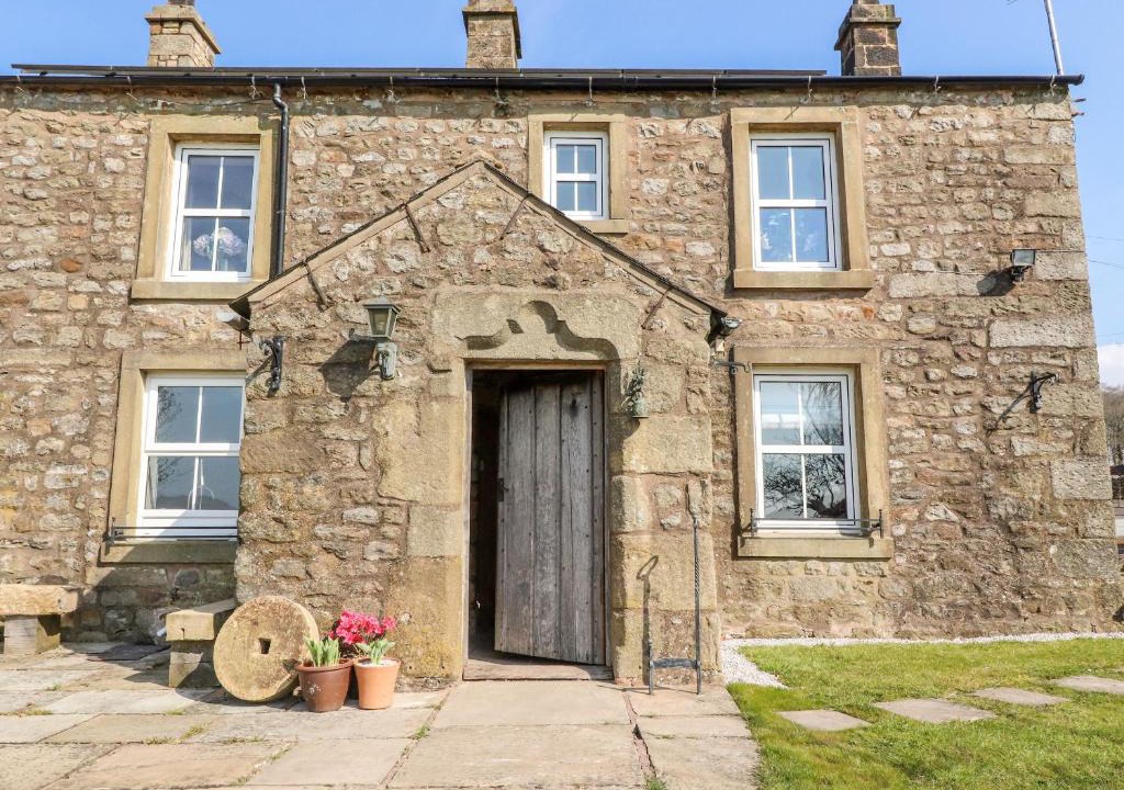 Fence House | Moss Side Retreat