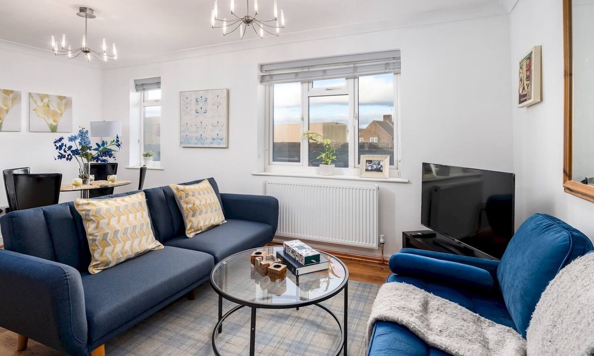 Lacey Green Apartment | Pass the Keys | Walters Ash Hideaway Flat