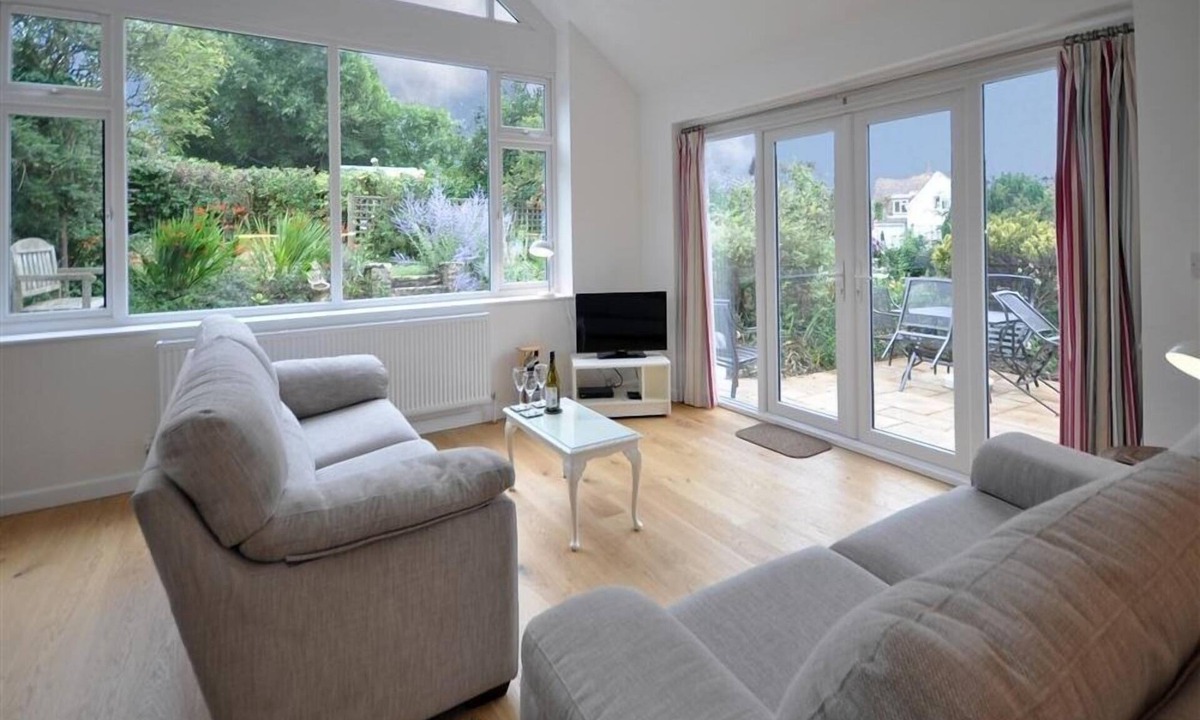 Bridport Cottage | Pebbles