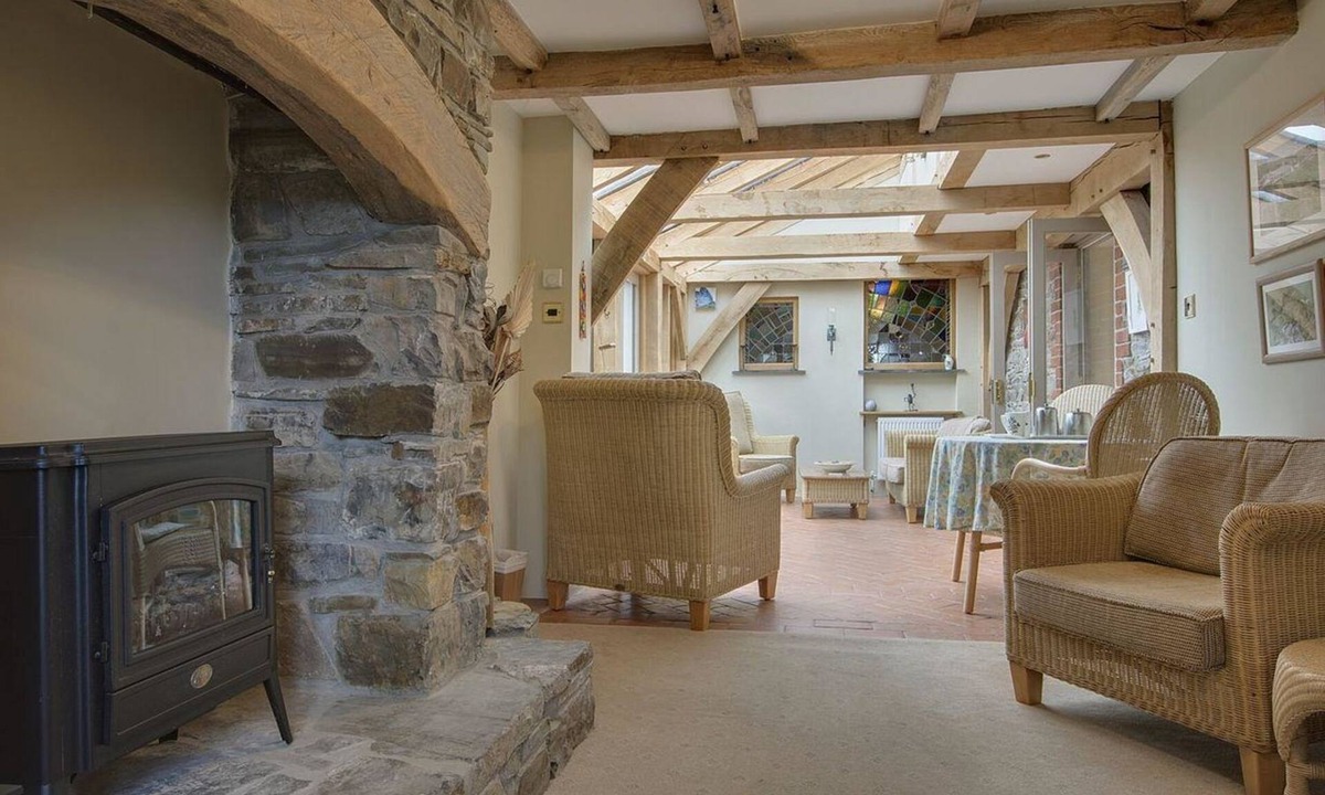 North Buckland Cottage | Pillars