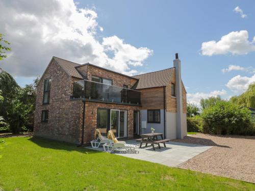 Cow Honeybourne House | Ranch Cottage