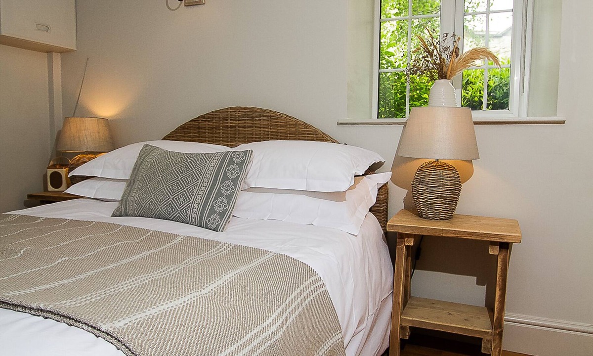 Chedington Apartment | Studio Room with Bath