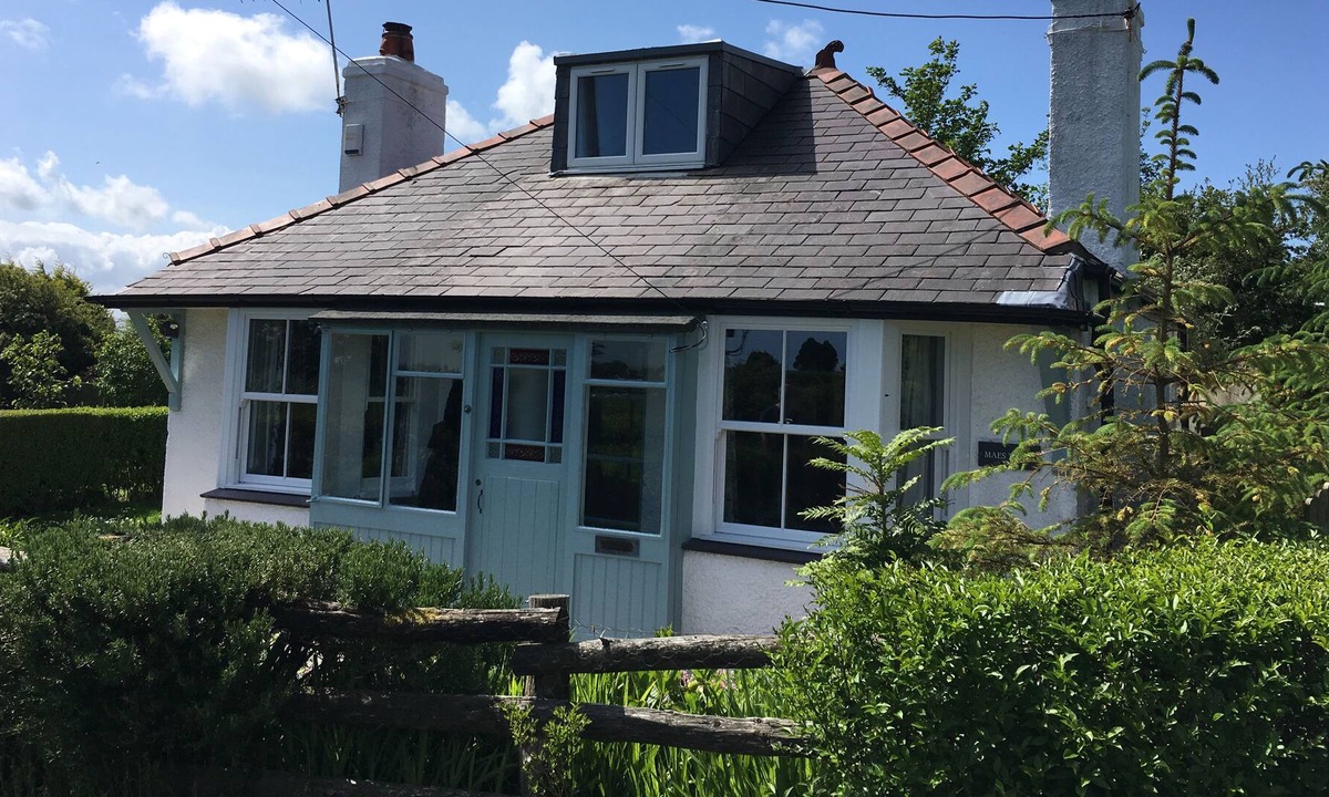 Brynteg Cottage | Traditional, comfortable cottage near Benllech