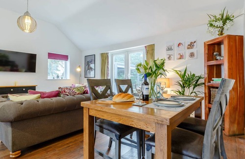 Worlington Cottage | Cabin ∙ 2 bedrooms ∙ 4 guests