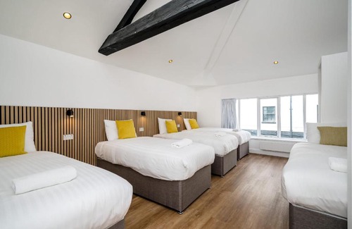 RopeWalks Apartment | Host & Stay - Wood Street Nightlife Apartment