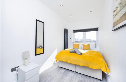 East Acton Apartment | Modern 3 Bedroom Apartment with Ensuite