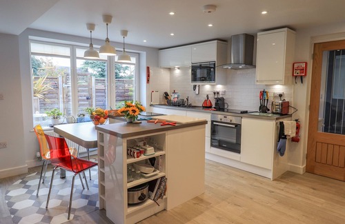 Bowness-on-Windermere House | QUARRY END, with a garden in Bowness-On-Windermere