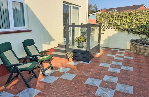 Galmpton Cabin | 1 bedroom accommodation in Churston Ferrers, near Brixham