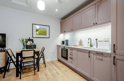 Lechlade Cottage | 2 bedroom accommodation in Lechlade, The Cotswolds