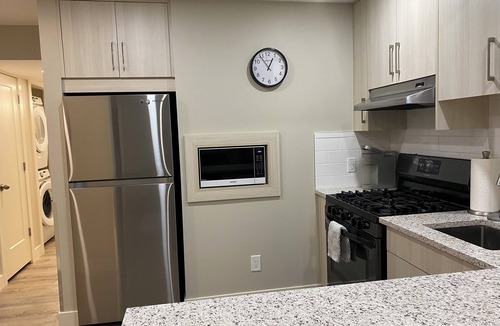 Southeast Calgary Apartment | 2-bedroom apartment in Calgary equipped for long or short stays - Aspen & Embers