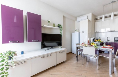 Pisa House | A comfortable and practical 40 square meters studio apartment, perfect for three people, located on the first floor of a building with an elevator (NOT accessible to disabled guests).The property is located near Pisa Centrale Train Station, making it the