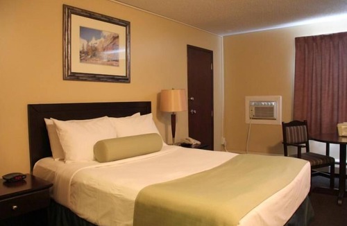 Grande Cache Hotel | Acorn Motel