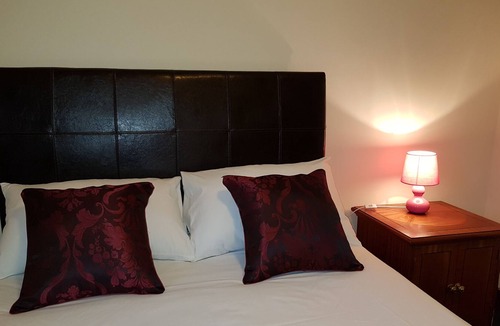 Troon Hotel | Anchorage Hotel Troon