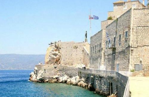 idhra House | Andrea Pension