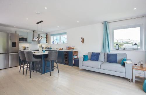Polzeath House | Anneth Lowen