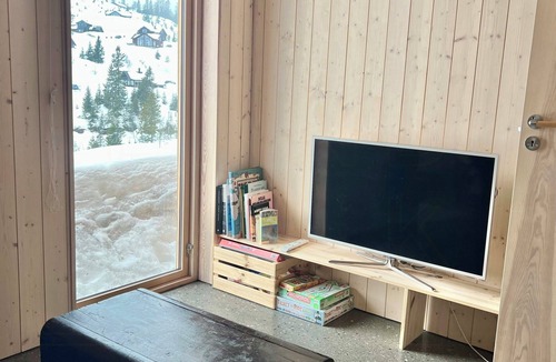 Lunner House | Architect-designed cabin with Lake Mylla views