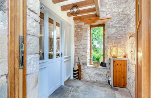 Brampton House | Barn On The Wall