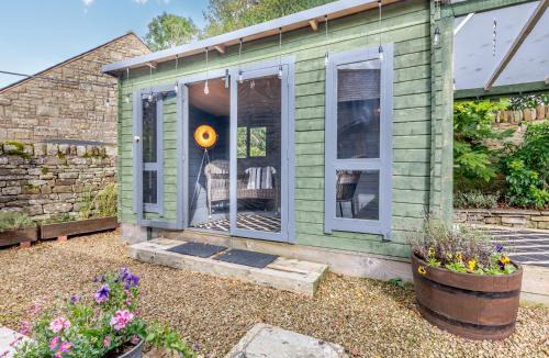 Brampton House | Barn On The Wall