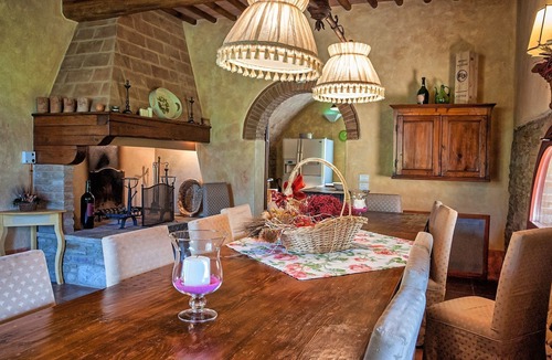 Petrognano Villa | Beautiful private villa with A/C, hot tub, private pool, WIFI, TV, patio, close to San Gimignano