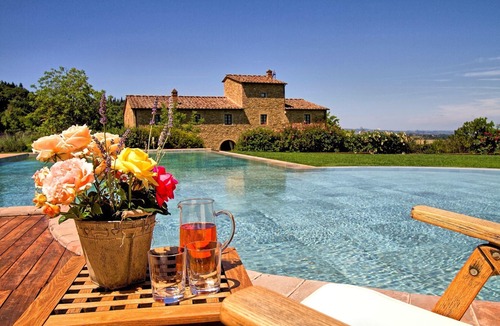 Petrognano Villa | Beautiful private villa with A/C, hot tub, private pool, WIFI, TV, patio, close to San Gimignano