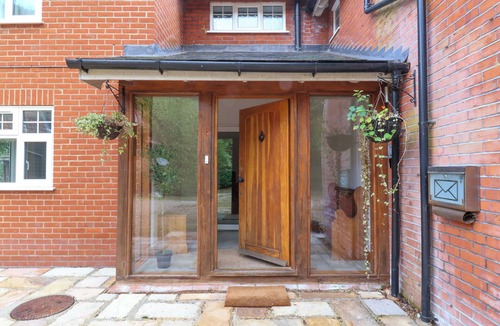 Ipswich Cottage | BROOK LODGE, pet friendly, with open fire in Ipswich