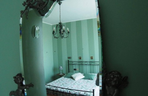 Gurone Bed & Breakfast | Ca' Rosa Bed & Breakfast