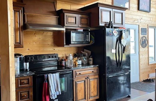 West Central Saskatchewan Cabin | Cabin with uninterrupted view of the lake