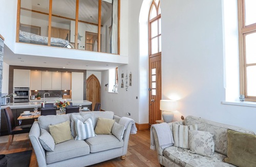 Edern House | Capel Tabernacl