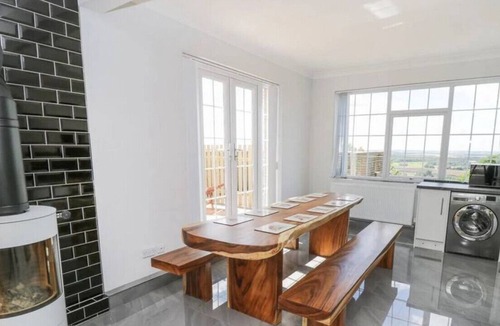 Nettleton House | Castle Top - Retreat