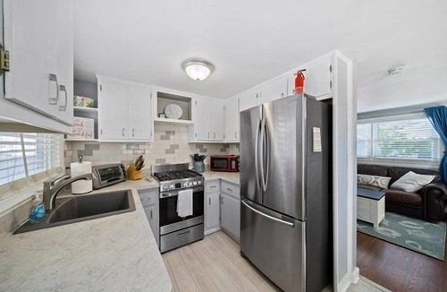 Wareham Center Cottage | Charming 2-bedroom house in Swift Beach Wareham.