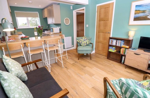 Sandown Cabin | Charming Downs View Chalet in Sandown Bay