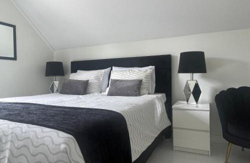 Moss Villa | Charming Villa Central Moss for 6-8 people