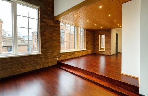 RopeWalks Apartment | City Apt for 6 with Car Park - Near Bars Dining and Train