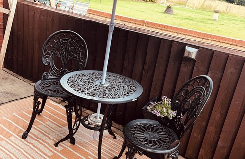 Heathton Apartment | Claverley Hideaway Sleeps 2 with Patio