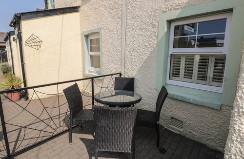 Newton Cottage | Cobwebs Corner