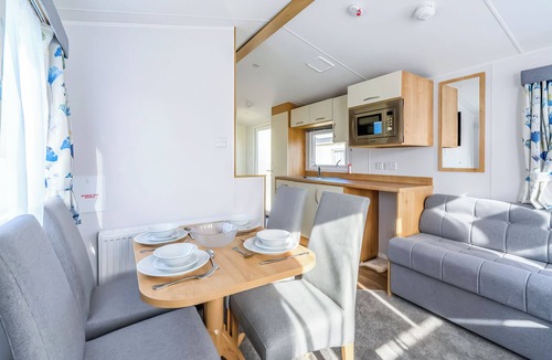 Mortehoe House | Comfortable and modern 10ft-wide caravan.