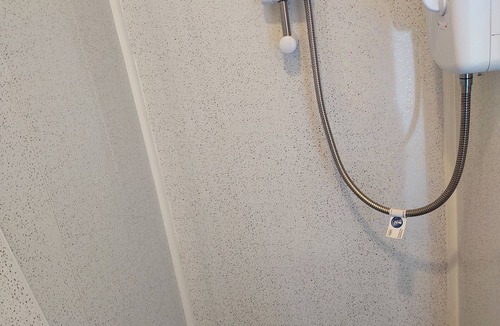 Stonnall Apartment | Compact, comfortable and convenient bedsit perfect for your stay.