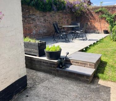 Devizes House | Copper Cottage