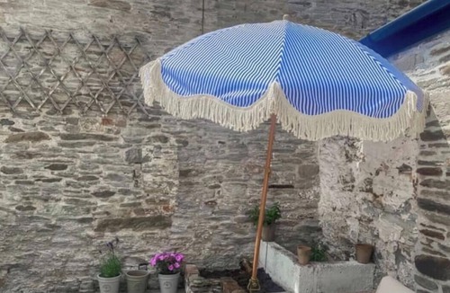 Aveton Gifford Cottage | Cosy coastal cottage in South Devon village